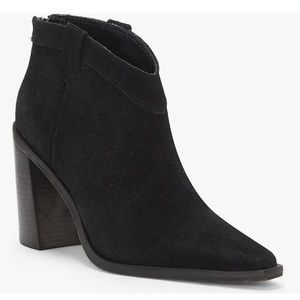 Vince Camuto Wellinda Booties Size 9